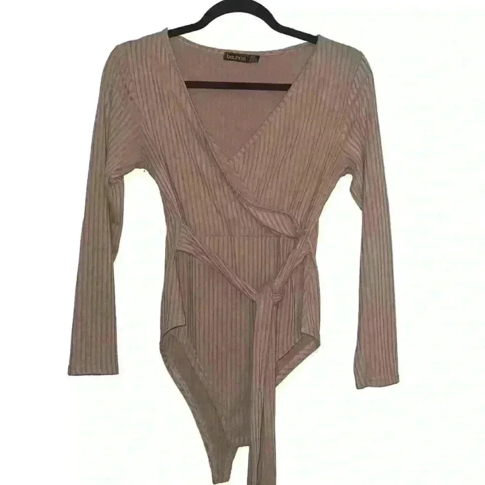 BOOHOO TIE FRONT BODYSUIT - Picture 2 of 4